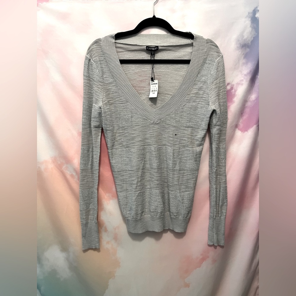 Lightweight Gray & Silver Sweater 0131 - Picture 2 of 8